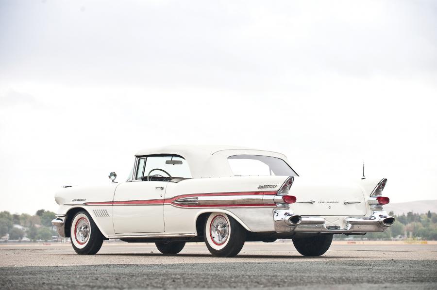  Pontiac Bonneville Fuel-Injected Convertible 1957 года  (фото 7 из 7)